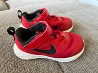 Sneaker Kinder Nike Turnschuhe 26 Nordrhein-Westfalen - Lemgo Vorschau