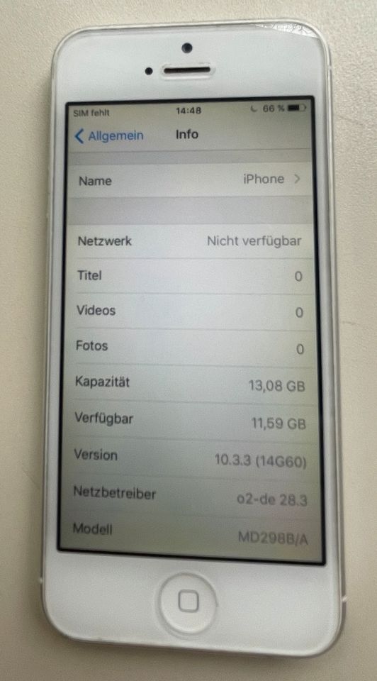 Apple iPhone 5 mit 16GB Display in Ordnung in Solingen