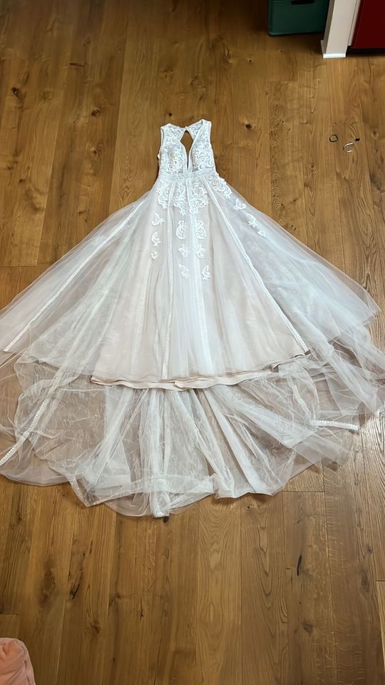 Brautkleid / Hochzeitskleid Essense of Australia D2607 elfenbein in Köln