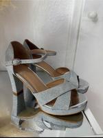 Silberne hohe Schuhe Wiesbaden - Delkenheim Vorschau