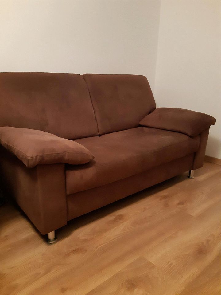 Sofa Couch Zweisitzer braun Wildlederoptik Wohnzimmer in Essen