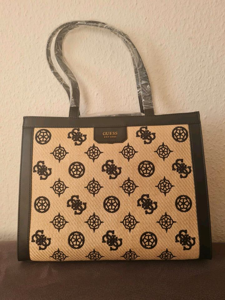 Guess Katey Shopper Tasche Henkeltasche Handtasche schwarz beige in Oberkirch