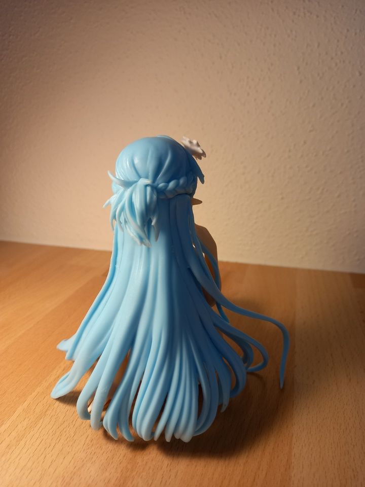 Anime Figur - Sitzender Blaue Bikini Girl - 13 cm in München