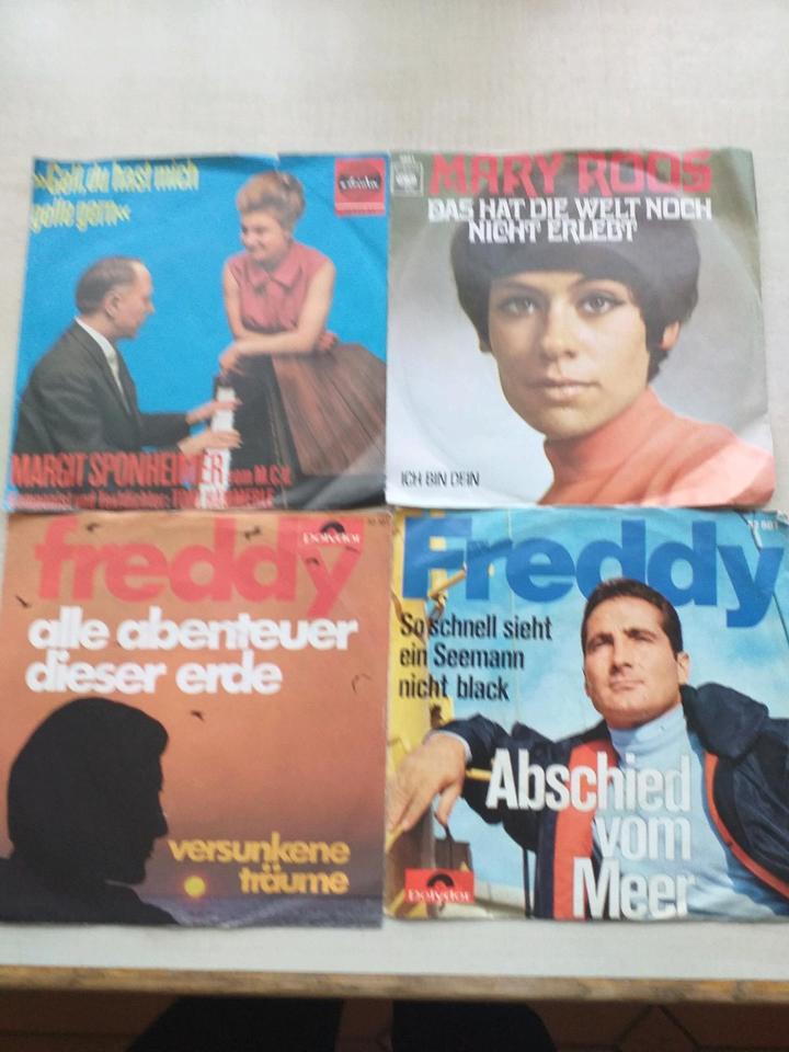 90 Stück single sammlung national nur aus den 60ziger Jahren in Simbach