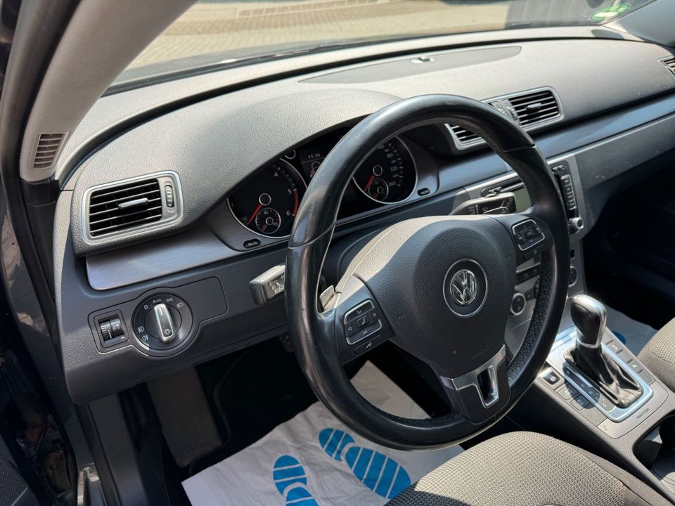 Volkswagen Passat Variant BlueMotion 4Motion, Auto. in Aachen