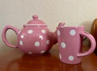 Retro-Stil / Teekanne und Tasse rosa mit weißen Punkten Leipzig - Kleinzschocher Vorschau