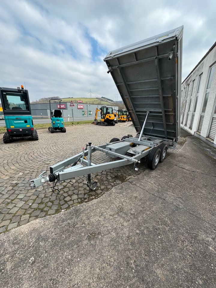 Unsinn Tandem Dreiseitenkipper Anhänger 3.500kg 3,66m x 1,75m Kipper 74cm Ladehöhe in Meisenheim