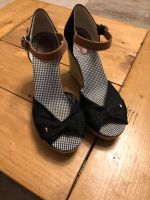 Damen High Heels Sandalen Tommy Hilfiger GR39 Nordrhein-Westfalen - Reichshof Vorschau