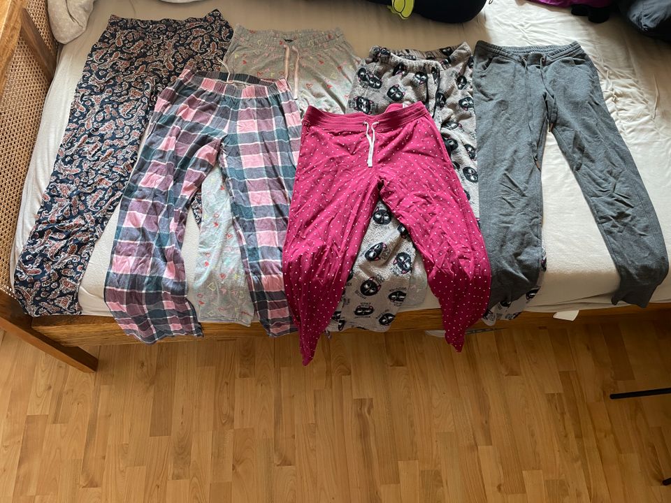 Set 6 Stk. Jogginghose Damen XS S Amisu Katzen Fleece Herzen C&A in Weyhe