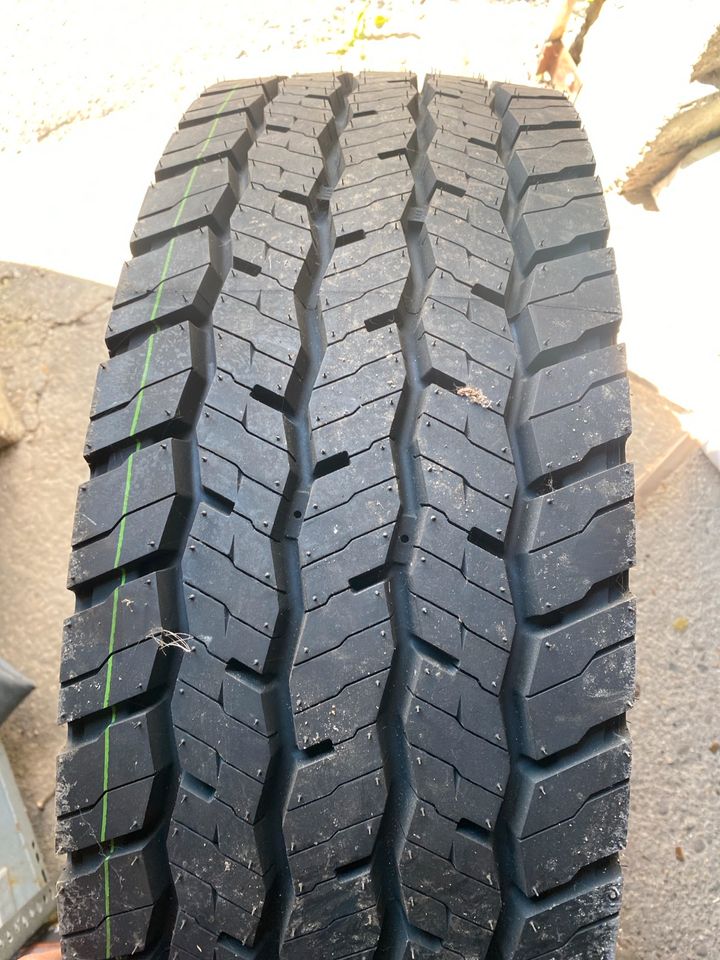 1x LKW Reifen Hankook Smart Flex DH35 in 245/70R19,5 136M in Haiger