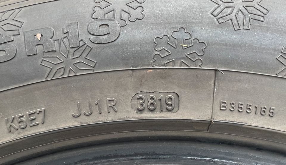 1x235/55 R19 101V Dunlop SP Sport 4D Winterreifen DOT3819 in Solingen