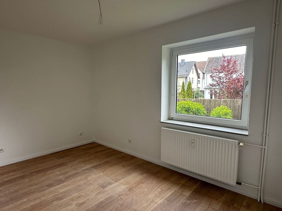 Wir haben für Sie saniert. Wohnung mit Balkon und Blick ins Grüne. in Salzgitter