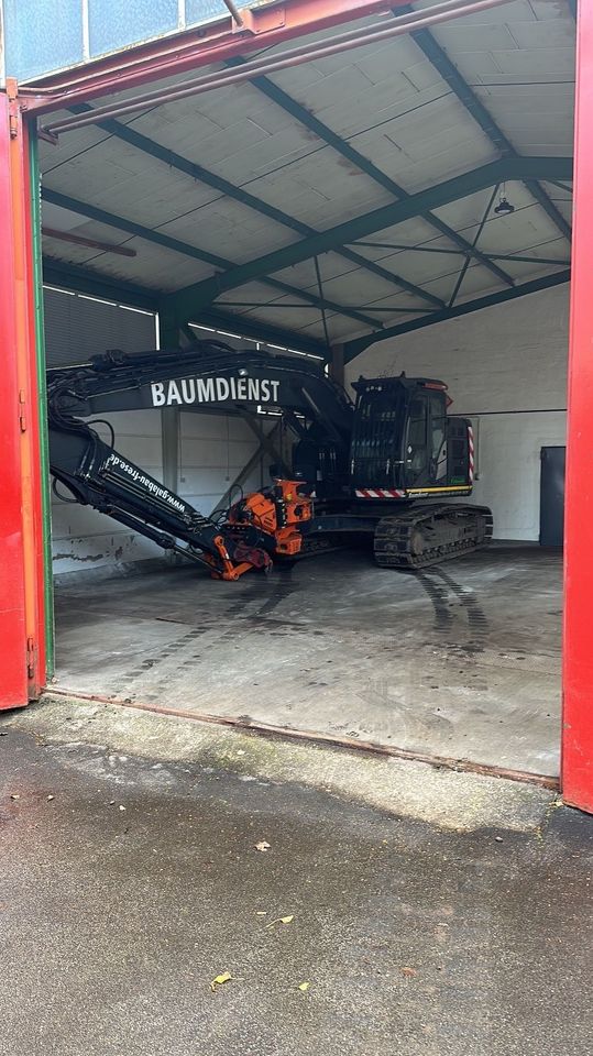 Hitachi ZX225 USLC-5B Fällbagger Westtech woodcracker CS 580 S in Remscheid