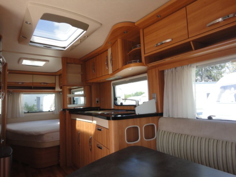 HYMER ERIBA NOVA GL 545  - NR. 105 - FRANZ. BETT in Blomberg