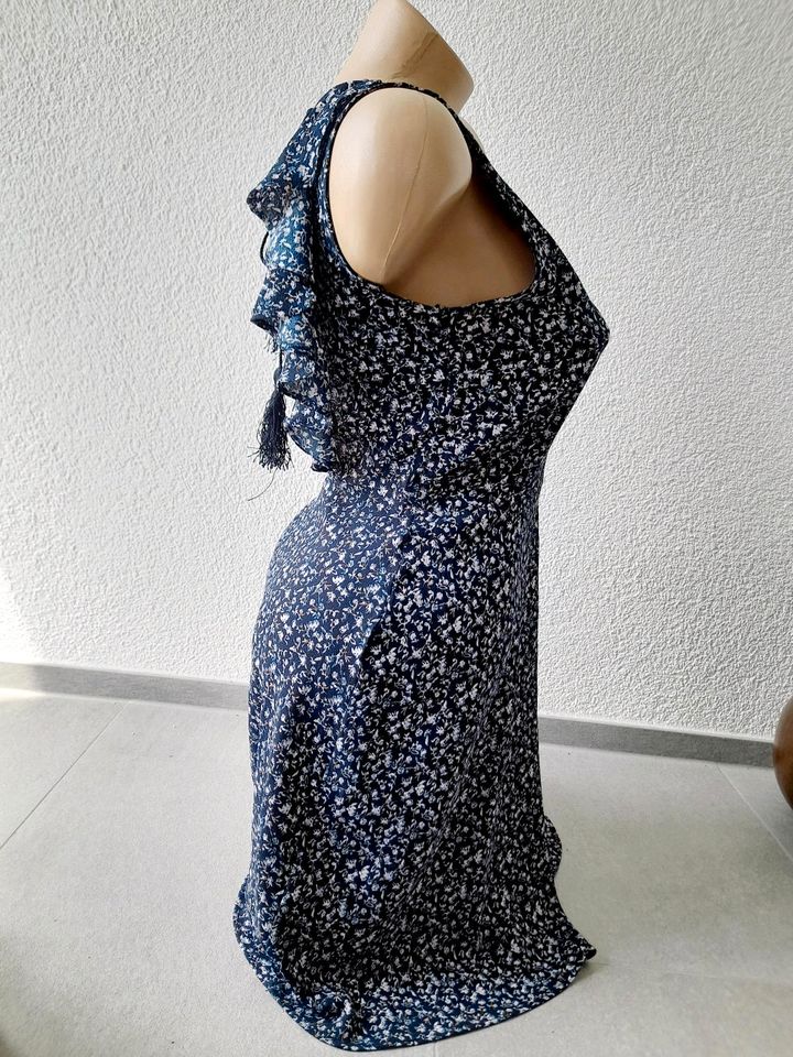 Farina × na-kd Blümchenkleid Gr. XS Farina Opaku in Stuttgart