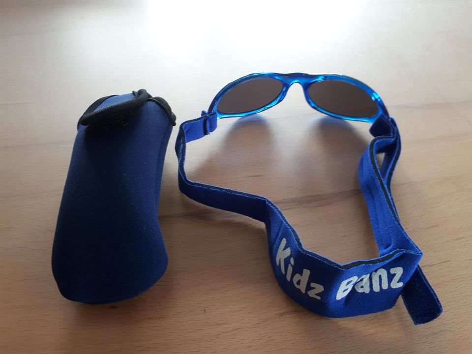 Sonnenbrille Kinder KIDZ BANZ blau mit OVP + Etui in Aßlar