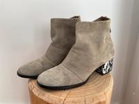 Mjus grau Leo Stiefeletten Dirndl Wiesn Festival 37 NEU! Sendling - Obersendling Vorschau