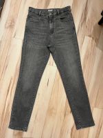 Hugo Boss Jeans Skinny High cropped rise grau 29/28 Nordrhein-Westfalen - Westerkappeln Vorschau