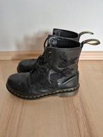 Dr. Martens 1460 Floral Rose Damenstiefel schwarz Gr. 37 Hessen - Schlüchtern Vorschau