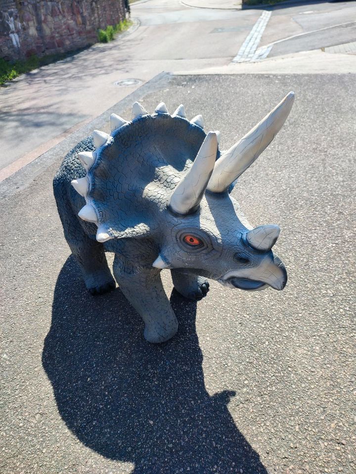 Triceratops-Saurier Neu Ausstellungsstück Neu incl. Versand in Wimmelburg