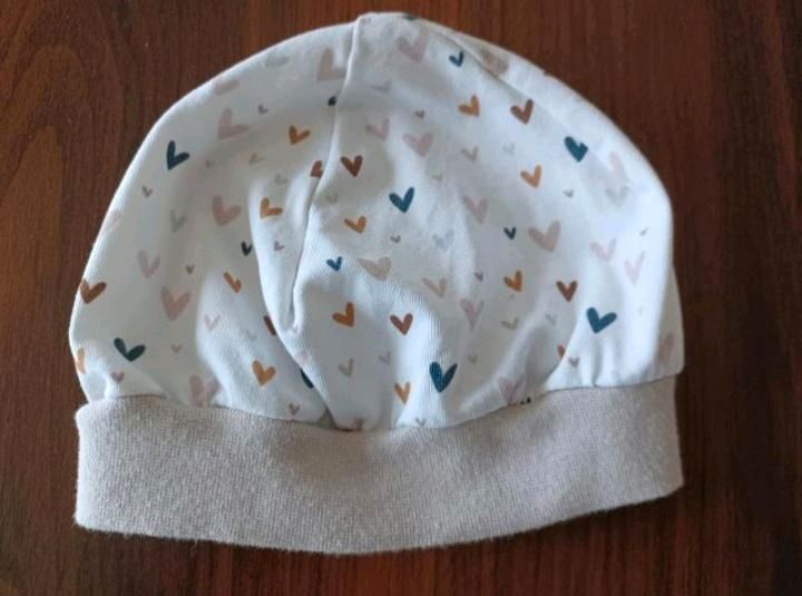 Set Mütze und Tuch für Neugeborene in Finsterwalde