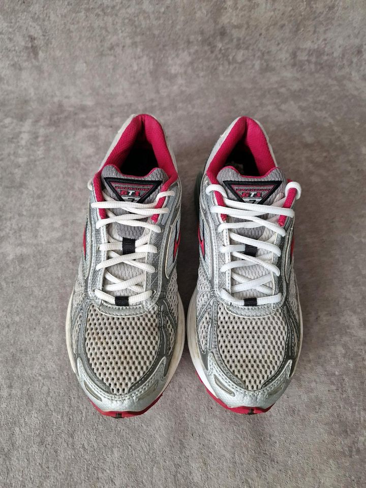 BROOKS DAMEN SPORT SCHUHE in Bad Nauheim