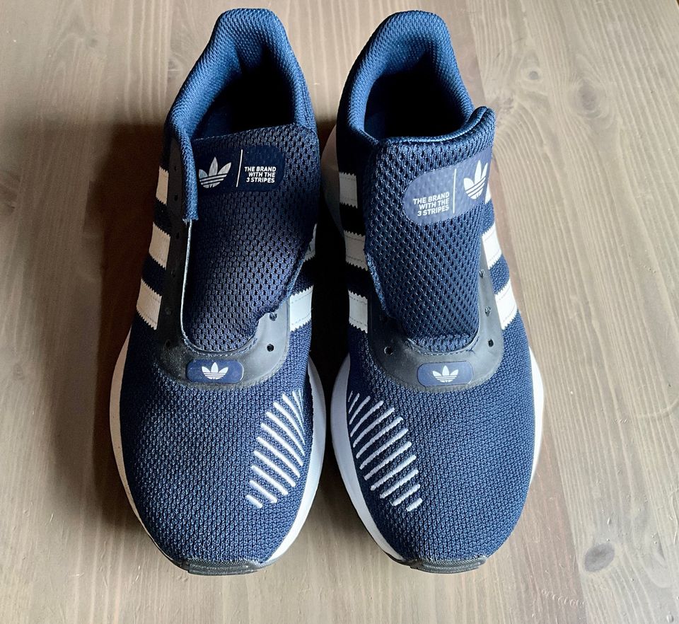 adidas Herren Swift Run Laufschuhe, dunkelblau, 42 EU in Nüdlingen