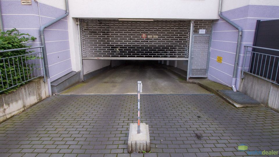 zum Eigennutz in ruhiger Lage - 4-Raum-Wohnung, Badewanne,  Gäste-WC, 3 Balkone, TG-Stellplatz in Leipzig