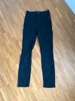 H&M Jeanshose 34 schwarz Skinny Hose Jeans S Brandenburg - Löwenberger Land Vorschau