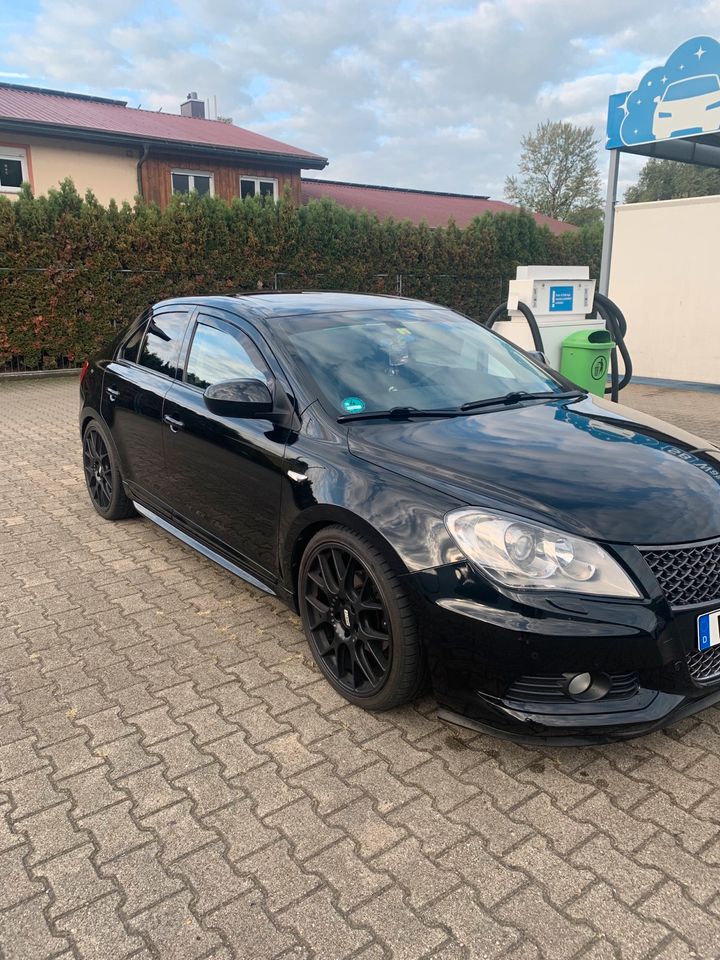 Suzuki  Kizashi 2.4  Sport  /Automatik  /8 Fach  Bereift  /BBS in Murg