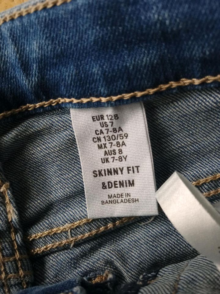 H&M Jeans Gr. 128 used Look Neu in Nußdorf am Inn