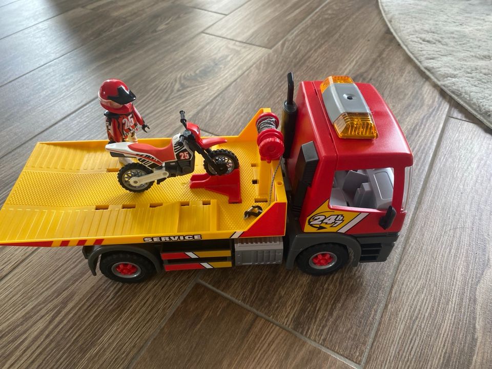 Playmobil Tankstelle + Werkstatt + Abschlepper in Mönchhagen