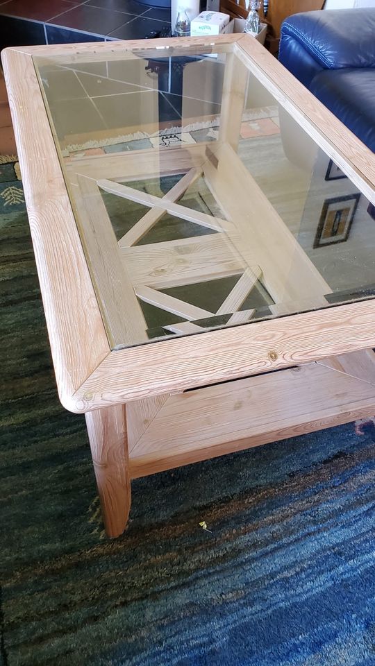 Wohnzimmer Tisch Holz Glas in Burbach