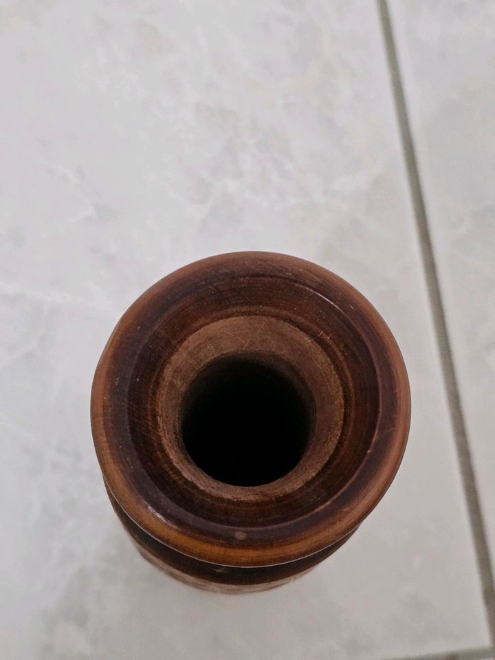 Geschnitze Vase aus Holz, Vintage in Berlin