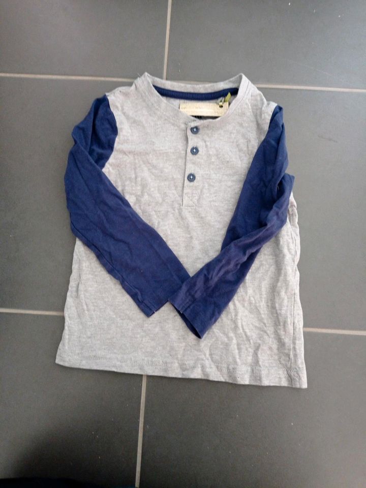 Langarmshirt, T-Shirt, Größe 98/104 in Mietingen
