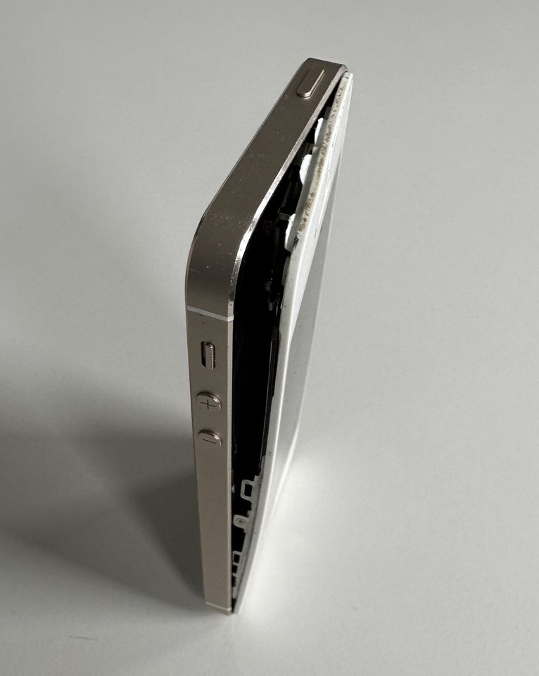 Apple iPhone 5s - 32GB - Gold (Ohne Simlock) A1457, DEFEKT in Keltern
