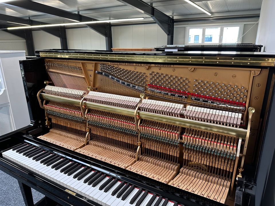 Steinway & Sons Klavier, Mod. K 132, TOP Zustand, 5 J. Garantie in Swisttal