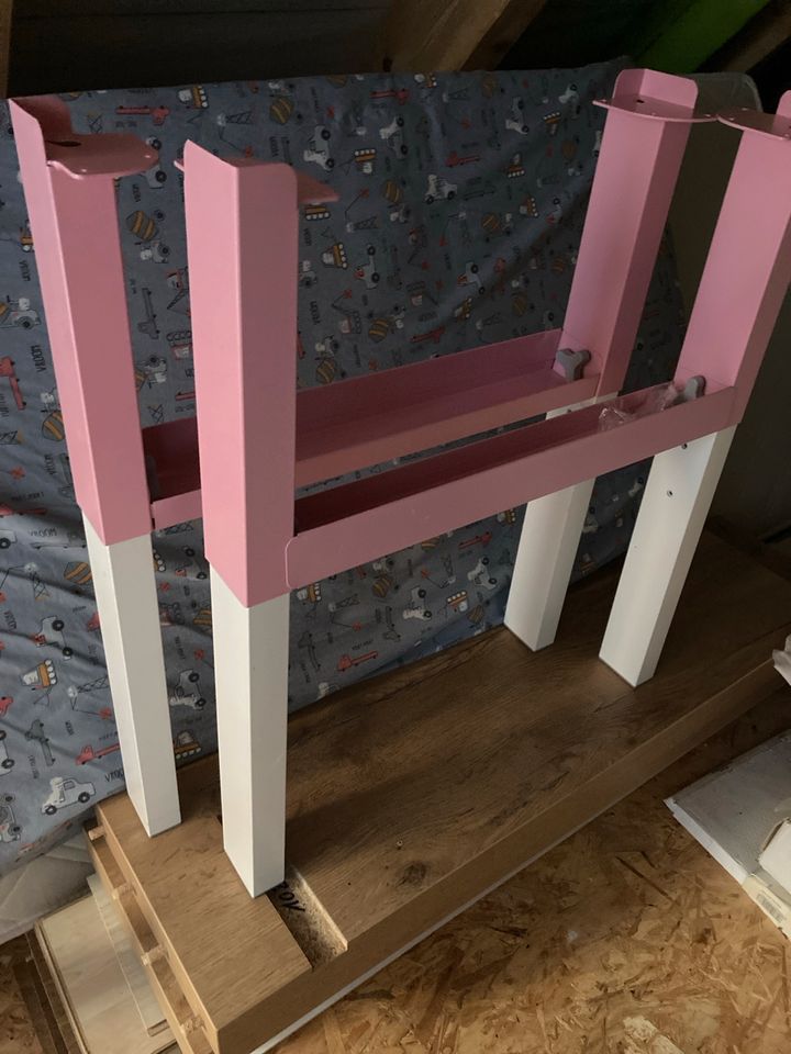 Ikea Pahl rosa Schreibtisch Untergestell in Hausen Oberfr.