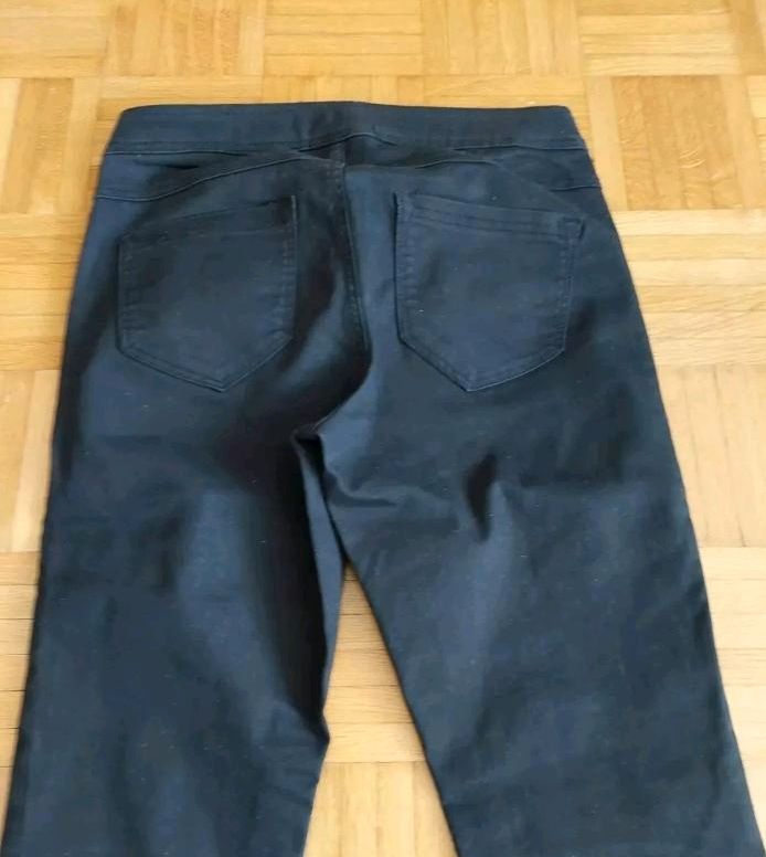 Yessica Jeans Hose Jeggings Elastischer Bund Gr.38 Schwarz in Landsberg (Lech)