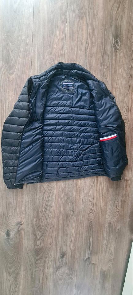 Tommy Hilfiger Übergangsjacke in Wuppertal