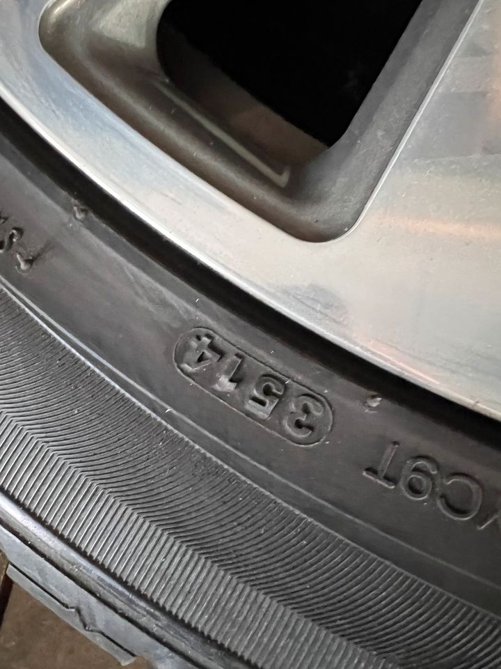 1 x Audi A8 Alufelge Ersatzreifen 255/40R19 6mm Profil in Bielefeld