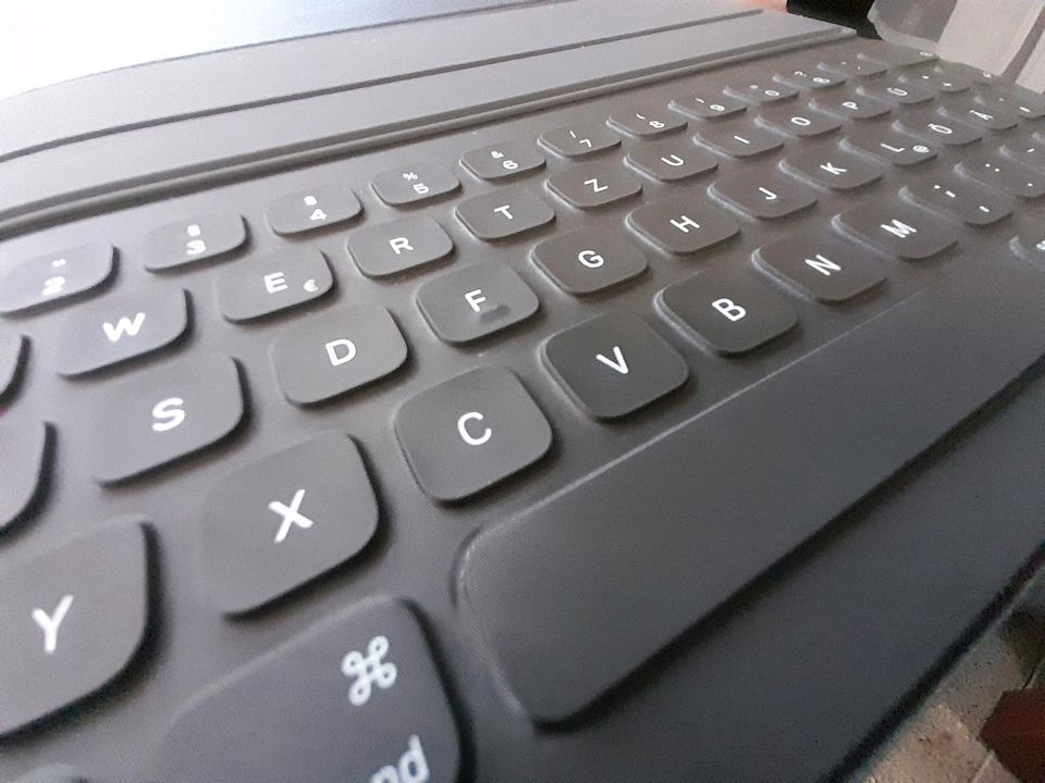 iPad Smart Keyboard Folio 12,9 Zoll in Frankfurt am Main