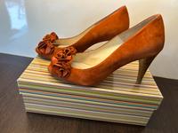 PeepToes.  von Zara Lindenthal - Köln Lövenich Vorschau