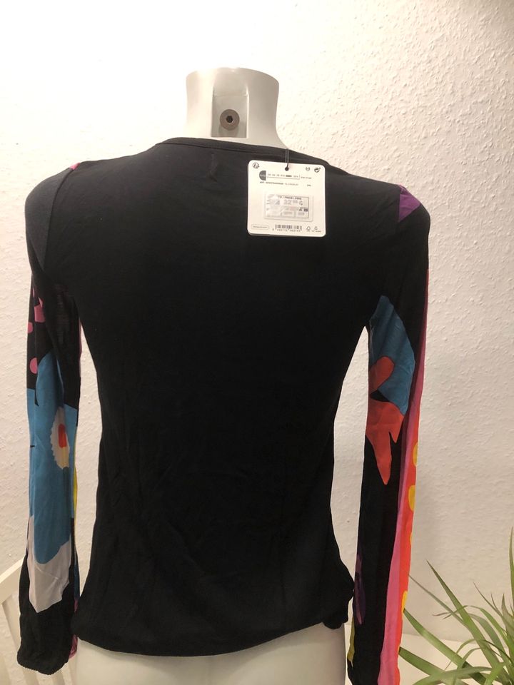 Buntes Mädchen Longshirt von Desigual Neuware 3 Gr. vorhanden in Würzburg