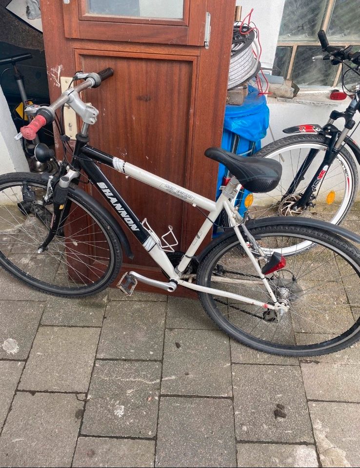 Fahrrad weiß in Kiel
