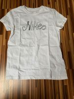 Nike T-Shirt weiß Gr 146/152 Baden-Württemberg - Abstatt Vorschau