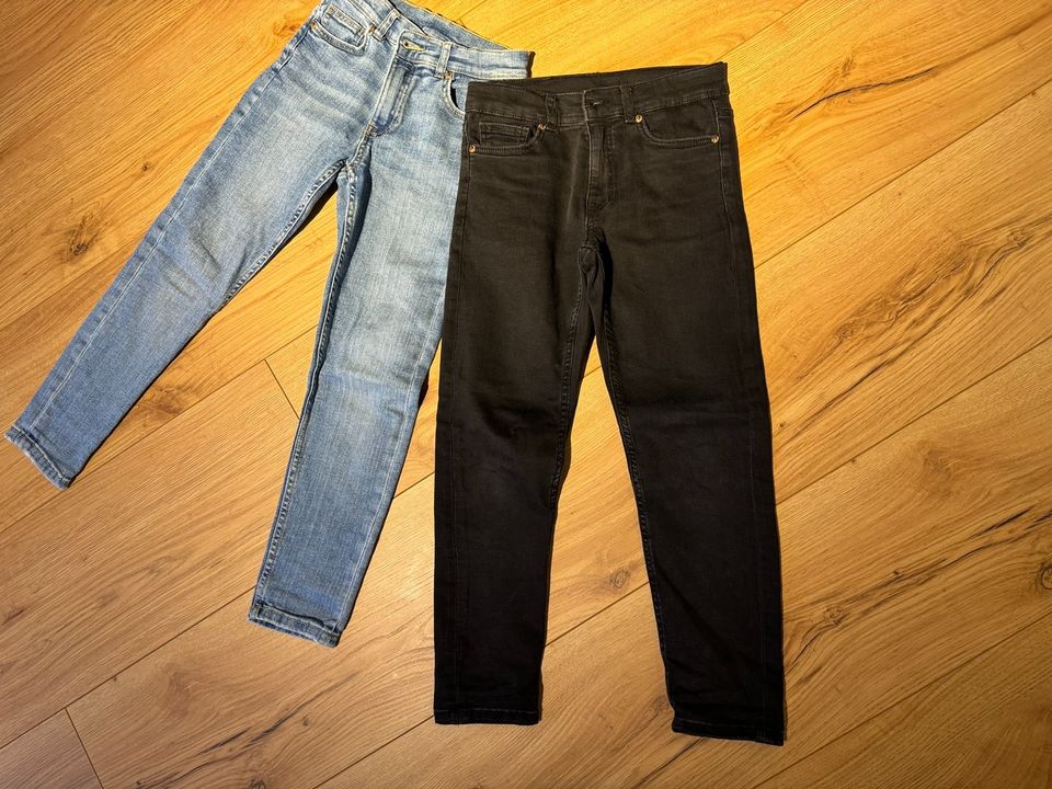 ZARA Hosen / Jeans Set Größe 134 in Jüchen