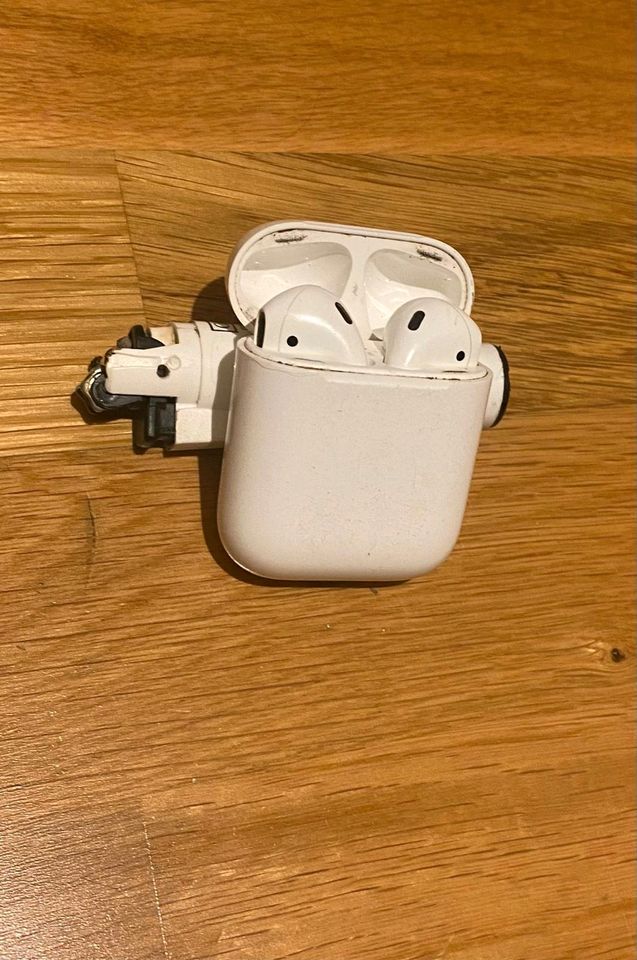 Apple Air pods in Ottobrunn