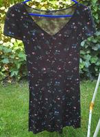 Kleid schwarz/geblümt Gr. S Frankfurt am Main - Bockenheim Vorschau