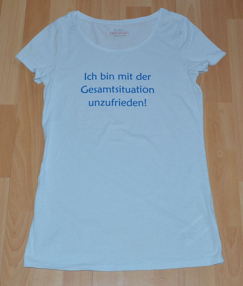 Shirt EDC, Farbe graublau, Motiv Spruch, Gr. M, Zustand sehr gut in Spremberg